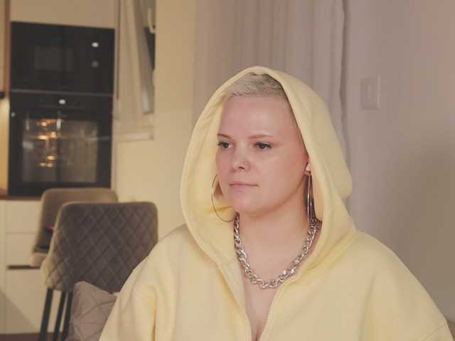 LikaBerry's BongaCams show and profile