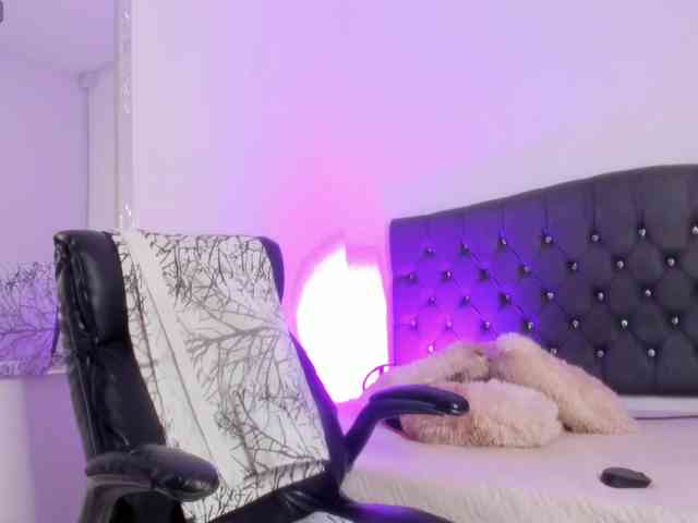 Bellasalvatore Live Webcam on BongaCams