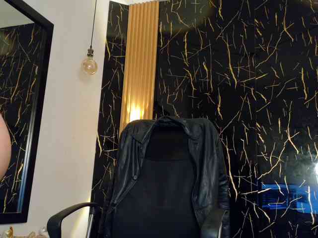 Bellasalvatore Live Webcam on BongaCams