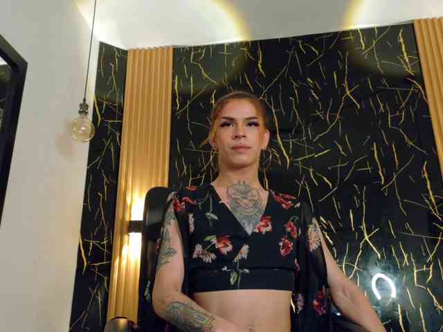 Bellasalvatore Live Webcam on BongaCams