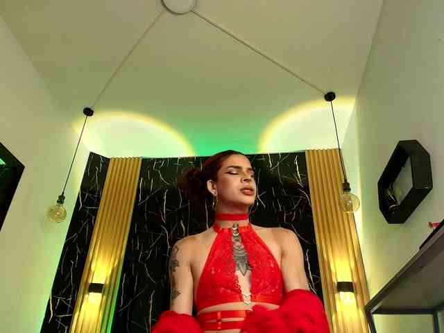 Bellasalvatore Live Webcam on BongaCams