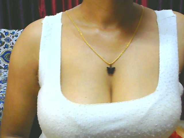 Aarju live webcam show