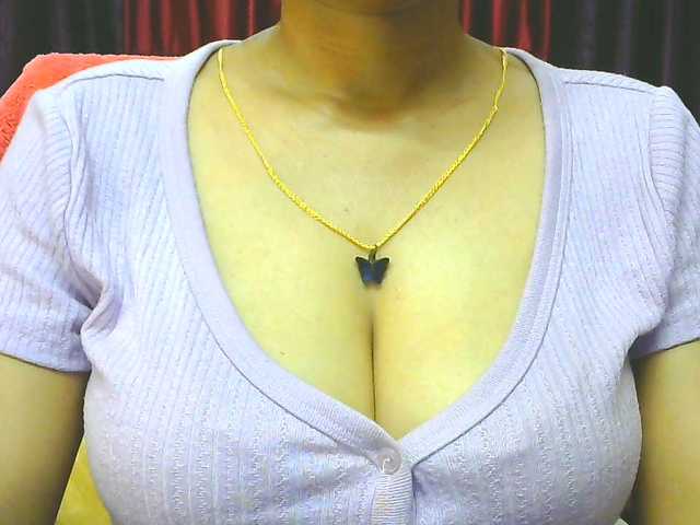 Aarju live cam on BongaCams