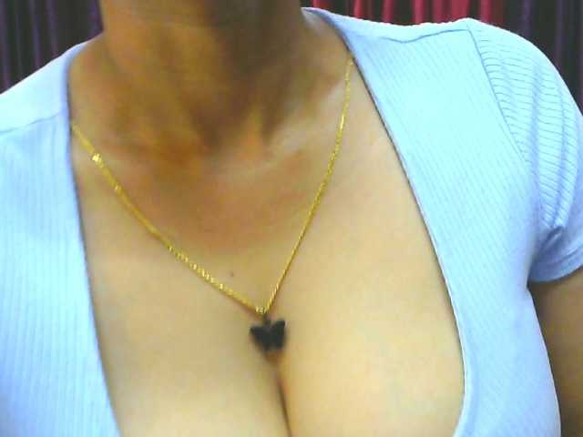 Aarju live cam on BongaCams