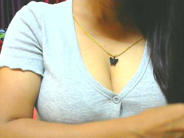 Aarju live cam on BongaCams