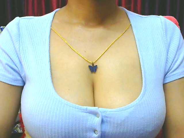 Aarju live cam on BongaCams
