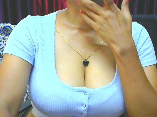 Aarju live webcam show