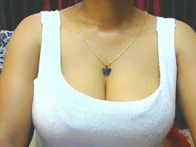 Aarju live webcam show
