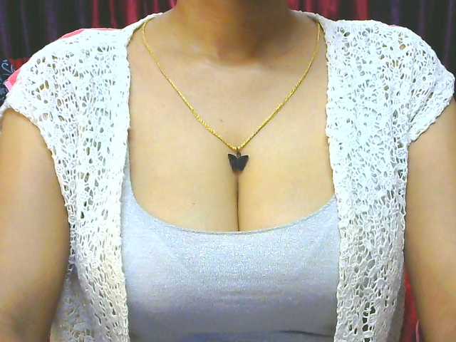 Aarju live cam on BongaCams