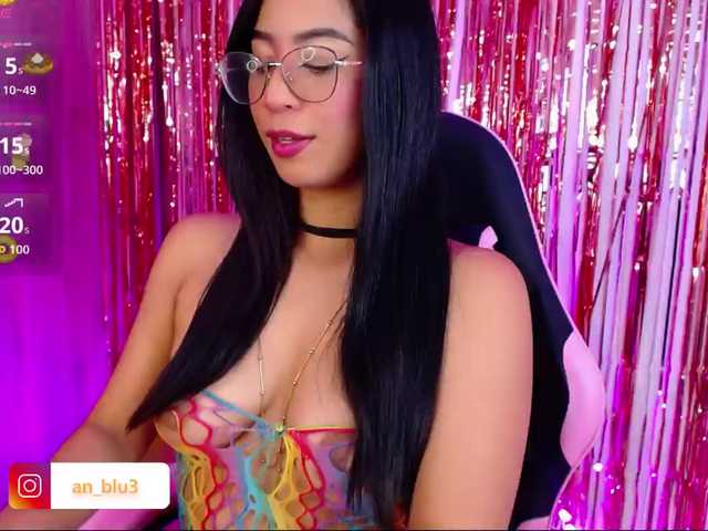 le modèle AnnieBlu3 est en webcam porno dans un show sur le site bongacams, il possède les tags suivants: Latino/Hispanic,Brunette,Trimmed