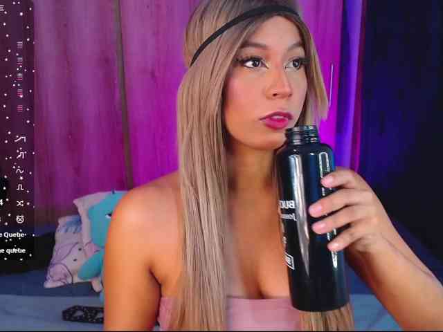 AnnieBlu3 webcam