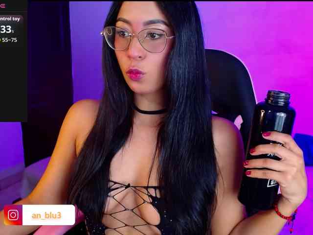 AnnieBlu3 webcam