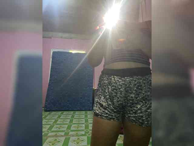 XXSquirtPINAYXX webcam
