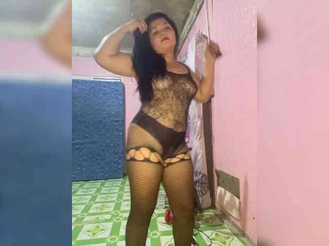 XXSquirtPINAYXX webcam