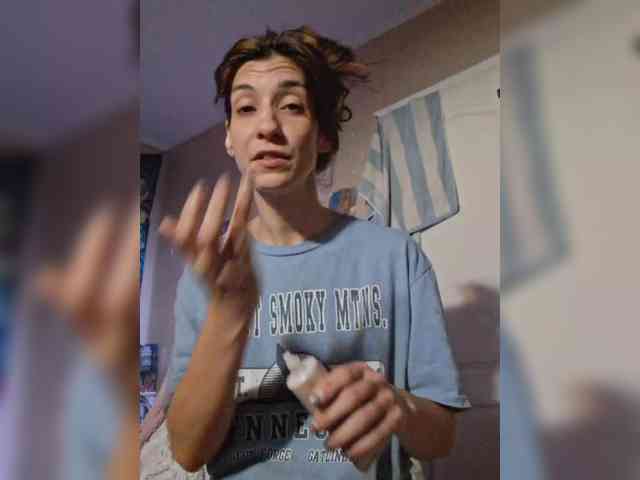 Neoniaquill webcam