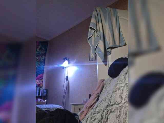 Neoniaquill webcam