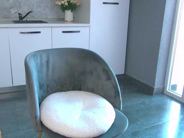 IrisMonn live webcam show