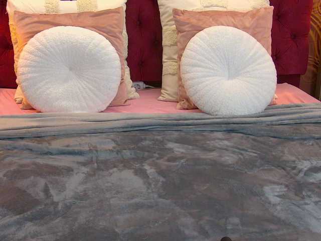 IrisMonn's BongaCams show and profile