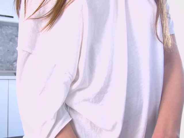 IrisMonn's webcam live show