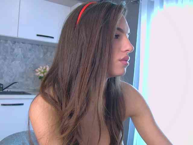 IrisMonn live female cam on bongacams