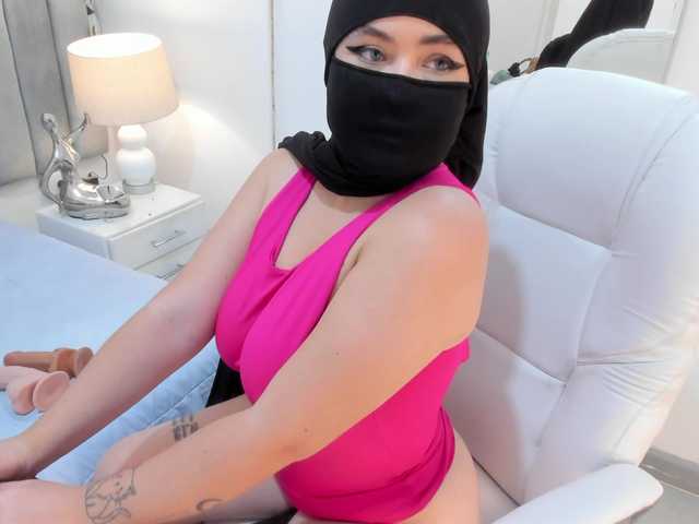 adiila live cam on BongaCams