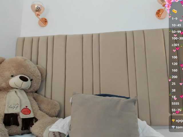 adiila live cam on BongaCams