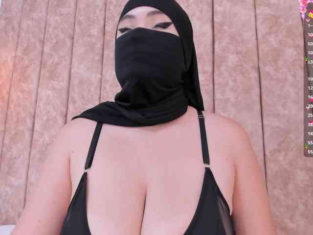 adiila webcam