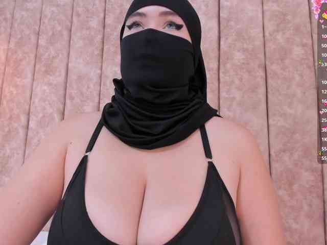 adiila webcam