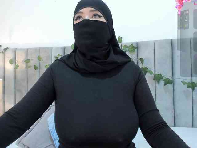 adiila webcam