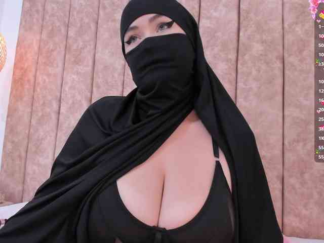 adiila webcam