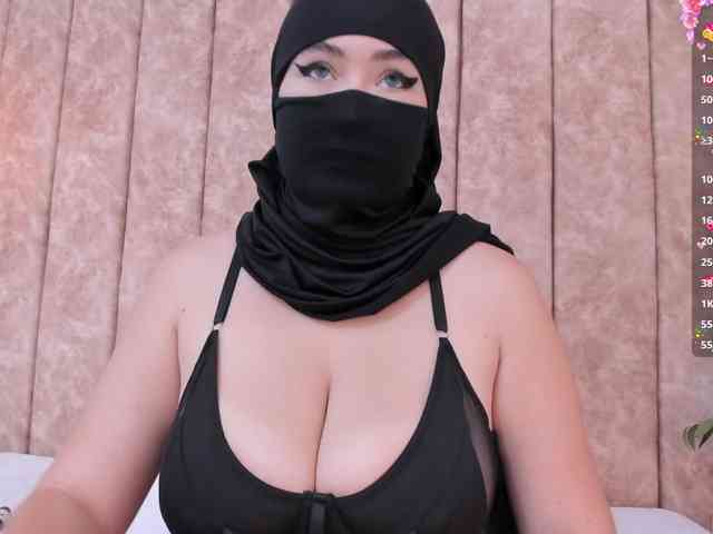 adiila webcam