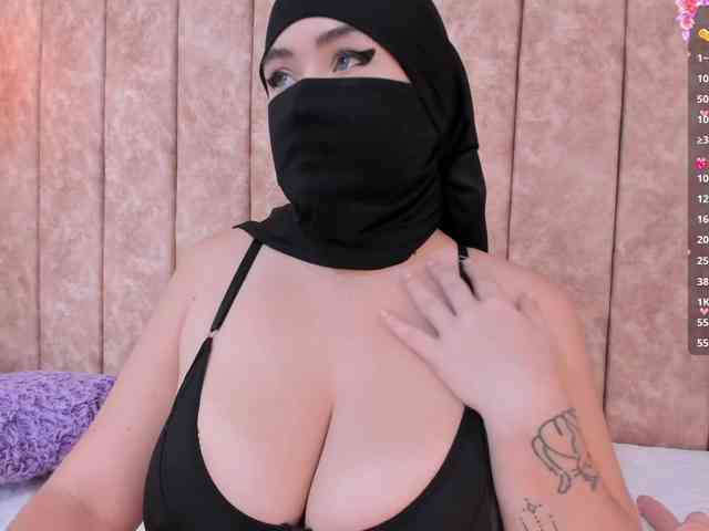 adiila webcam