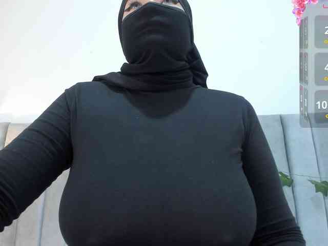 adiila webcam