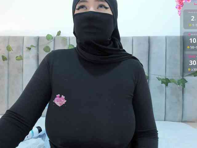 adiila webcam