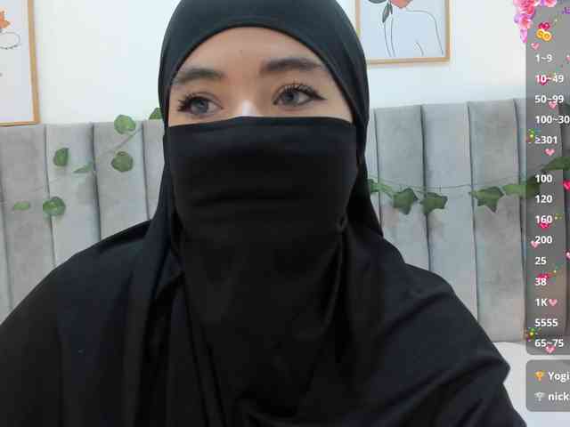 adiila webcam