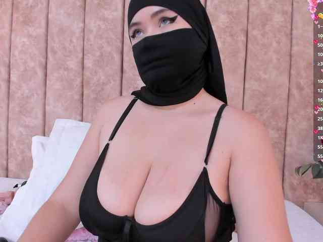 adiila webcam