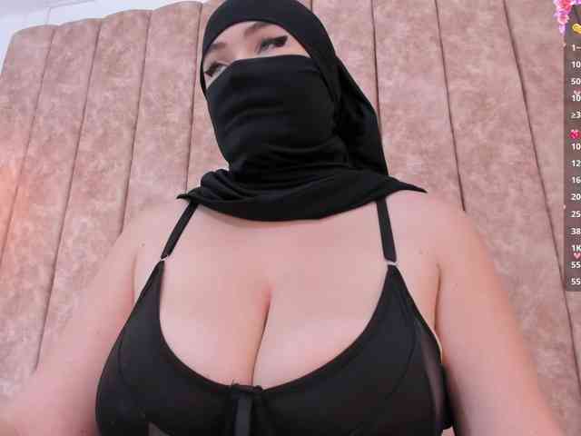 adiila webcam