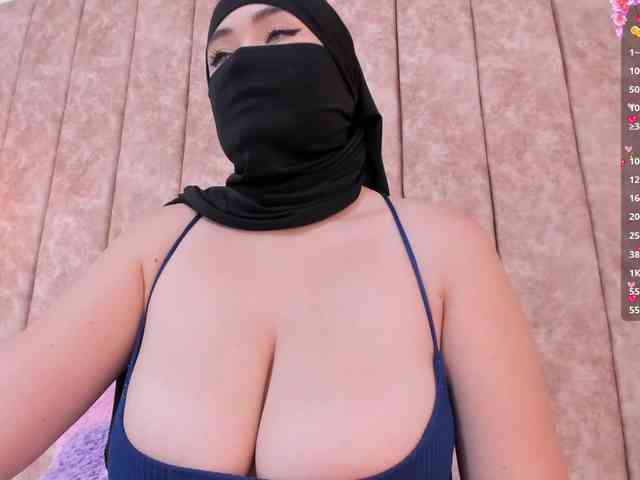 adiila webcam