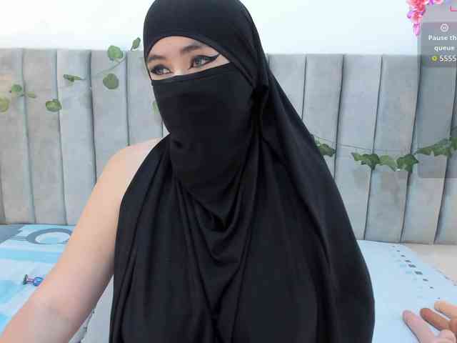 adiila webcam