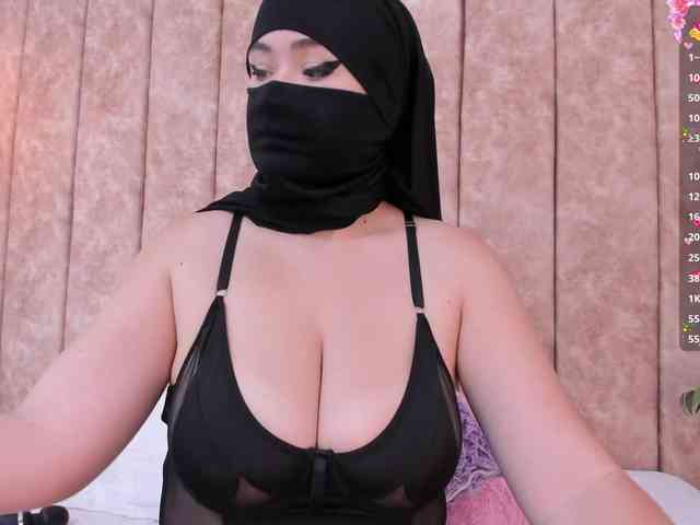 adiila webcam