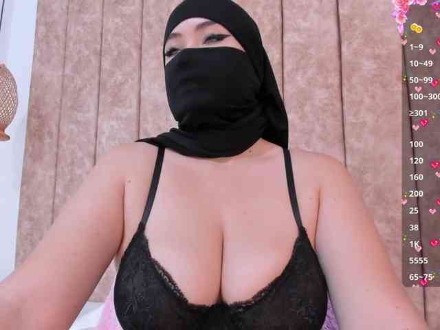 adiila webcam