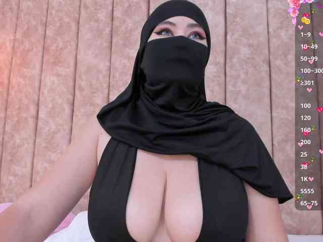 adiila webcam