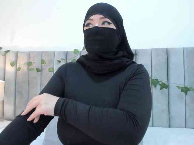 adiila webcam