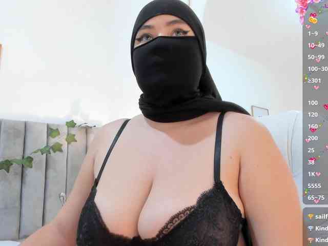 adiila webcam