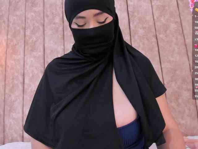 adiila webcam