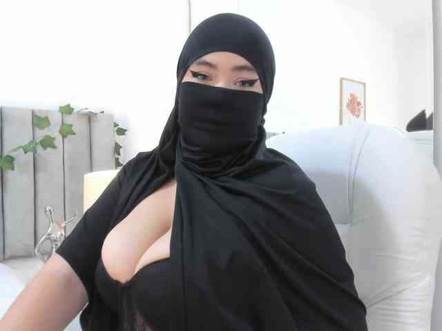 adiila webcam