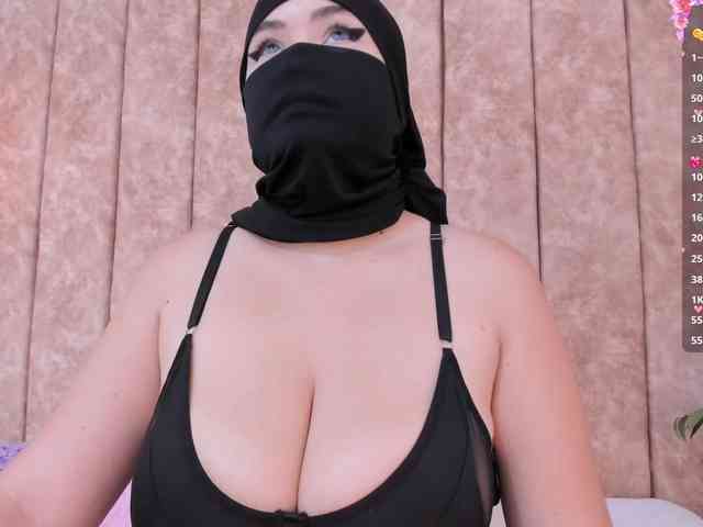 adiila webcam