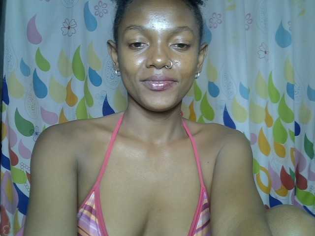VALLYRAZ live cam on BongaCams
