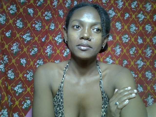 VALLYRAZ live cam on BongaCams