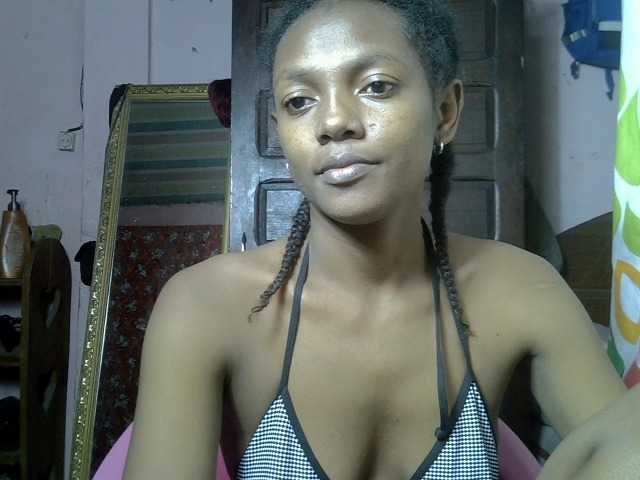 VALLYRAZ live cam on BongaCams